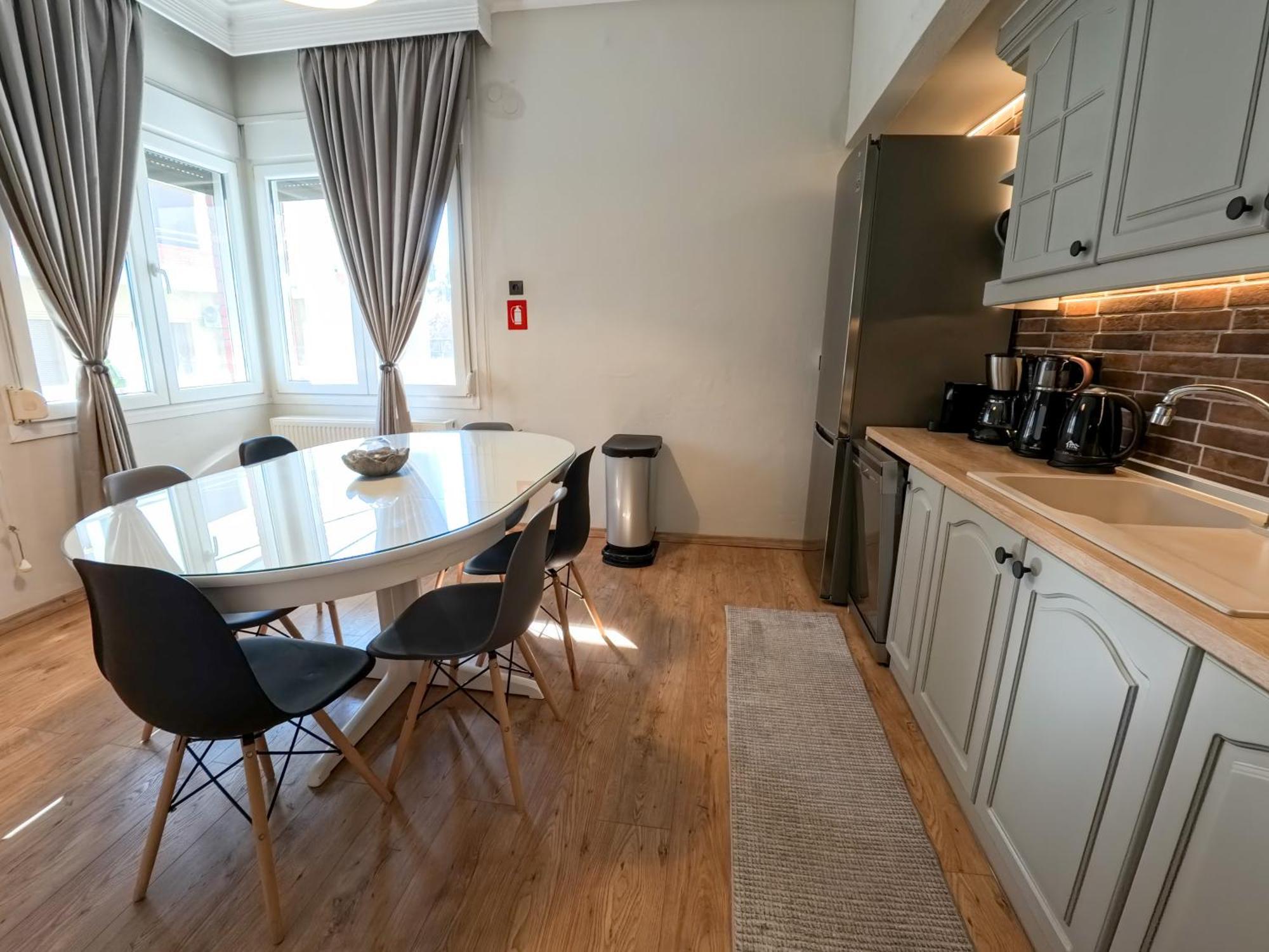 Living Life Apartment Komotiní Exteriér fotografie